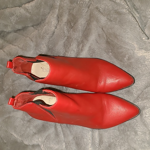 Bar III Size 5.5 Western Red Faux Leather Black Studded Edge Booties - Picture 3 of 7
